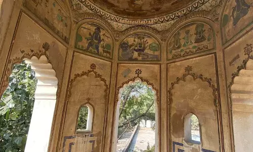 लुप्त होती भित्ति-चित्रों को बचाने की मांग