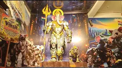 हैदराबाद में गणेश चतुर्थी की धूम: विकसित भारत थीम पर सजे बप्पा