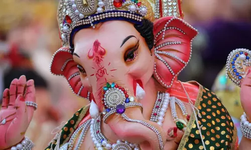 ओडिशा में गणेश पूजा की धूम मंदिरों से शिक्षण संस्थानों तक उमड़े श्रद्धालु