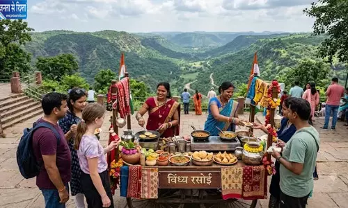 विंध्य के पर्यटन स्थलों पर महिलाएं चलाएंगी फूड कार्ट पर्यटकों को मिलेगा शुद्ध भोजन