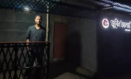 शिवसागर में बाढ़ प्रभावितों के मसीहा बने यूट्यूबर भुखन पाठक