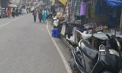 SC के आदेश के बावजूद पालमपुर में फुटपाथों पर कब्जा