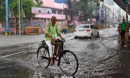 बिहार: 17 जिलों के लिए मौसम का अलर्ट जारी; बारिश और बिजली गिरने की आशंका बिहार: 17 जिलों के लिए मौसम का अलर्ट जारी; बारिश और बिजली गिरने की आशंका