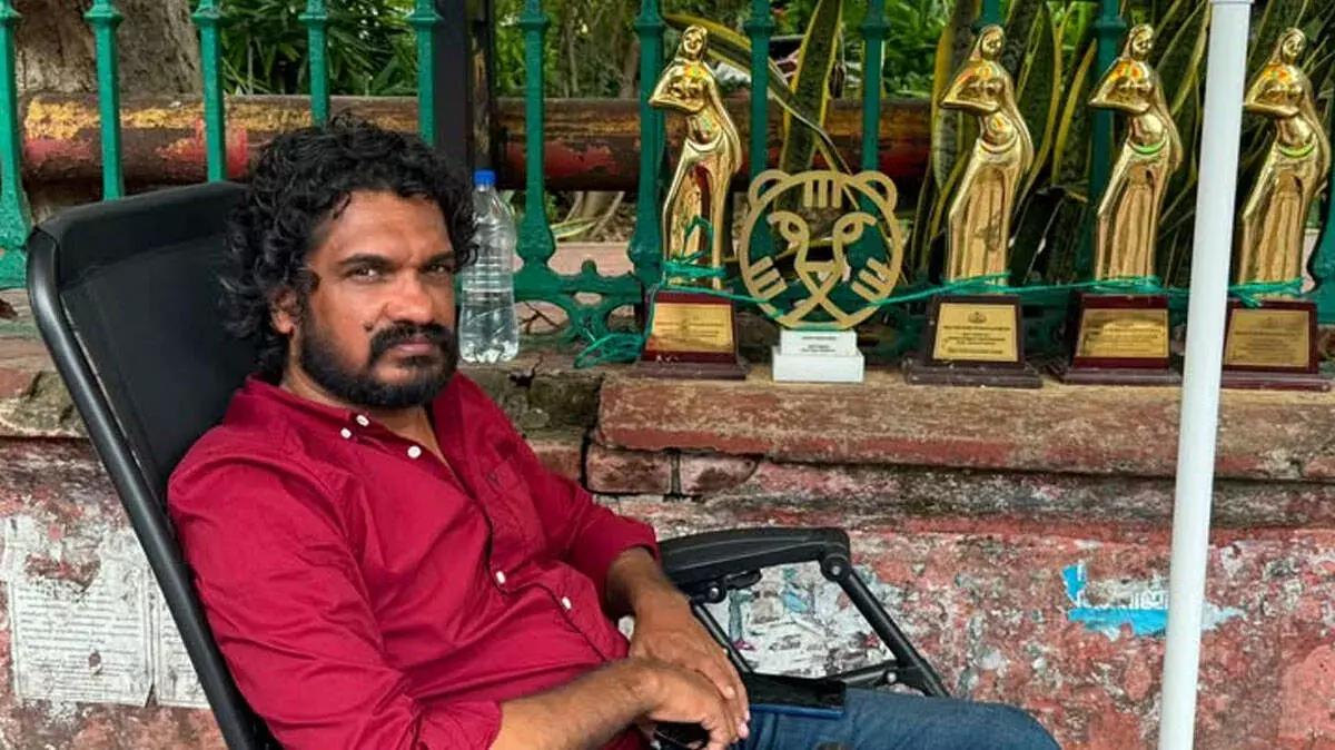 हेमा कमेटी रिपोर्ट की मांग, सनल कुमार का आमरण अनशन