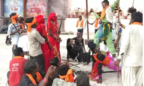 जोगणिया माता शक्तिपीठ में गवरी की गूंज, जयकारों का शोर, दिखा मेवाड़ का रंग