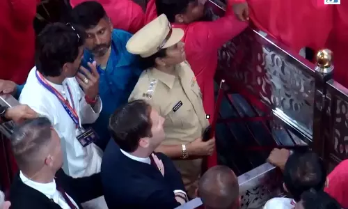 लालबागचा राजा के दरबार पहुंचे अमेरिकी राजदूत सर्जियो गोर