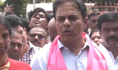 सैफाबाद थाने में सहयोगियों पर हमले का KTR ने लगाया आरोप सैफाबाद थाने में सहयोगियों पर हमले का KTR ने लगाया आरोप