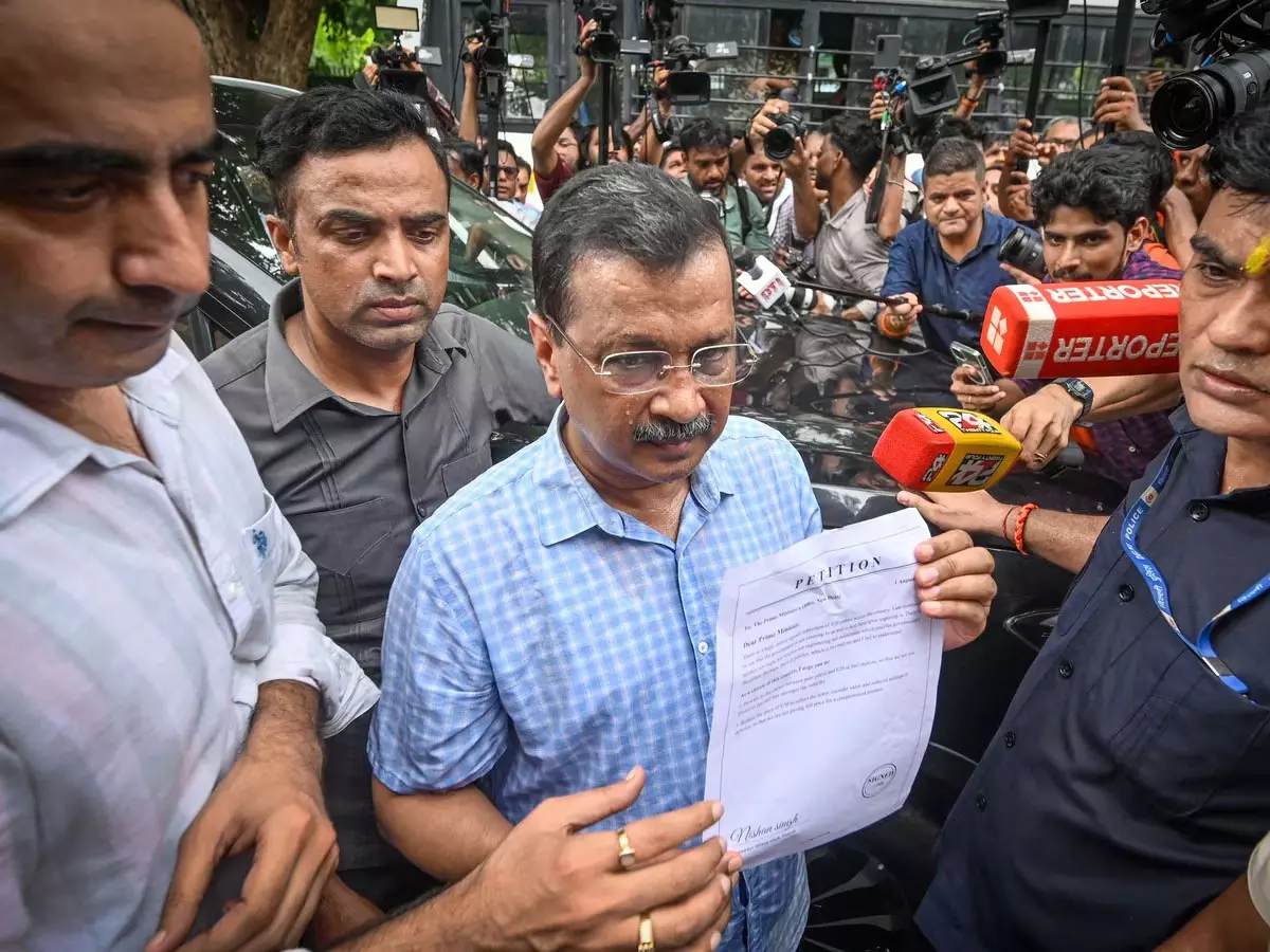 सात सांसदों के पाला बदलने से केजरीवाल ने लिया बड़ा सबक सात सांसदों के पाला बदलने से केजरीवाल ने लिया बड़ा सबक