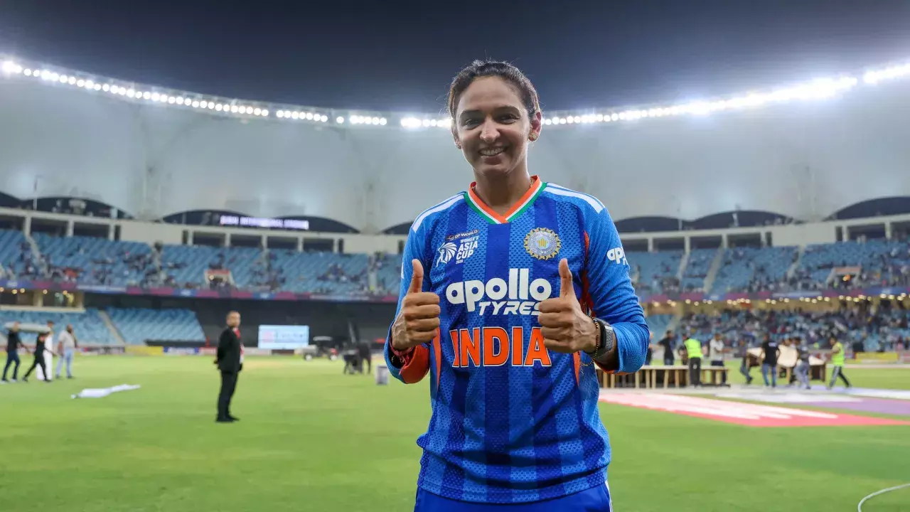 एशिया कप चैंपियन बनने के बाद बोलीं कप्तान हरमनप्रीत कौर एशिया कप चैंपियन बनने के बाद बोलीं कप्तान हरमनप्रीत कौर