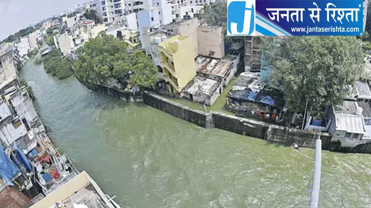 हैदराबाद में भारी बारिश से अंडरपास जलमग्न हैदराबाद में भारी बारिश से अंडरपास जलमग्न