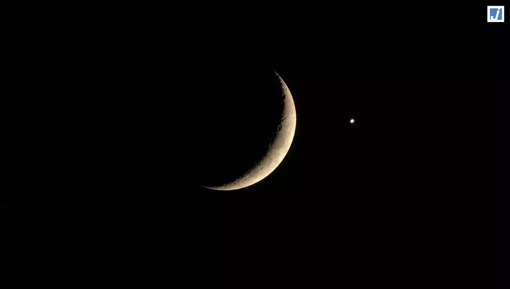 MOON: आसमान में दिखा अद्भुत नजारा, चांद के करीब चमका शुक्र MOON: आसमान में दिखा अद्भुत नजारा, चांद के करीब चमका शुक्र