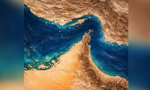 Tehran नौसैनिक सुरंग से टैंकर में विस्फोट Tehran नौसैनिक सुरंग से टैंकर में विस्फोट