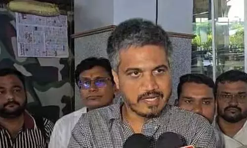 जरांगे पाटिल से बातचीत जरूरी, सरकार समय रहते निकाले समाधान : रोहित पवार