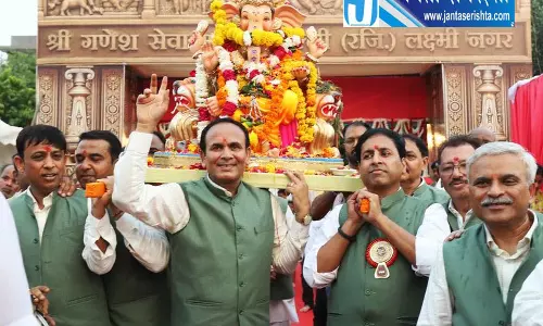 मंत्रोच्चार, झांकियां और तकनीक: गणेश चतुर्थी के जोश में दिल्ली सराबोर मंत्रोच्चार, झांकियां और तकनीक: गणेश चतुर्थी के जोश में दिल्ली सराबोर