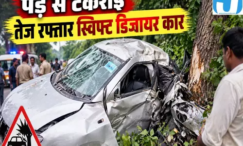 आजमगढ़ में पेड़ से टकराई तेज रफ्तार कार तीन की मौत छह घायल आजमगढ़ में पेड़ से टकराई तेज रफ्तार कार तीन की मौत छह घायल