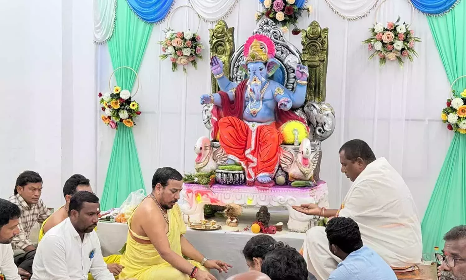 विधायक के कैंप ऑफिस में गणेश चतुर्थी का जश्न मनाया गया