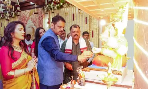 Mumbai: भारतीय भाषाओं के संरक्षण और सम्मान का संकल्प लें : फडणवीस Mumbai: भारतीय भाषाओं के संरक्षण और सम्मान का संकल्प लें : फडणवीस