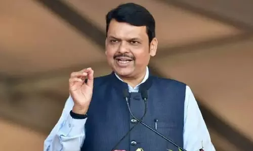 Mumbai: पारंपरिक और पर्यावरण अनुकूल तरीके से मनाएं गणेशोत्सव : फडणवीस Mumbai: पारंपरिक और पर्यावरण अनुकूल तरीके से मनाएं गणेशोत्सव : फडणवीस
