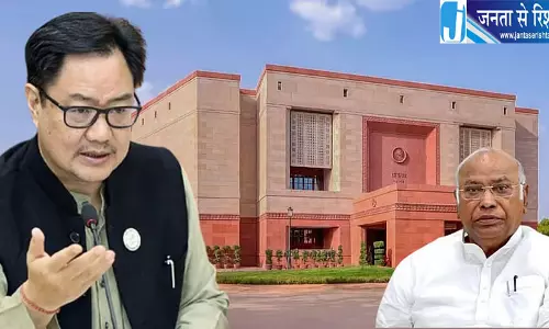 महिला आरक्षण और परिसीमन पर विशेष सत्र की तैयारी, खड़गे से संपर्क की खबर