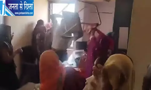 लोहिया ट्रस्ट की कमान अखिलेश के हाथ लोहिया ट्रस्ट की कमान अखिलेश के हाथ