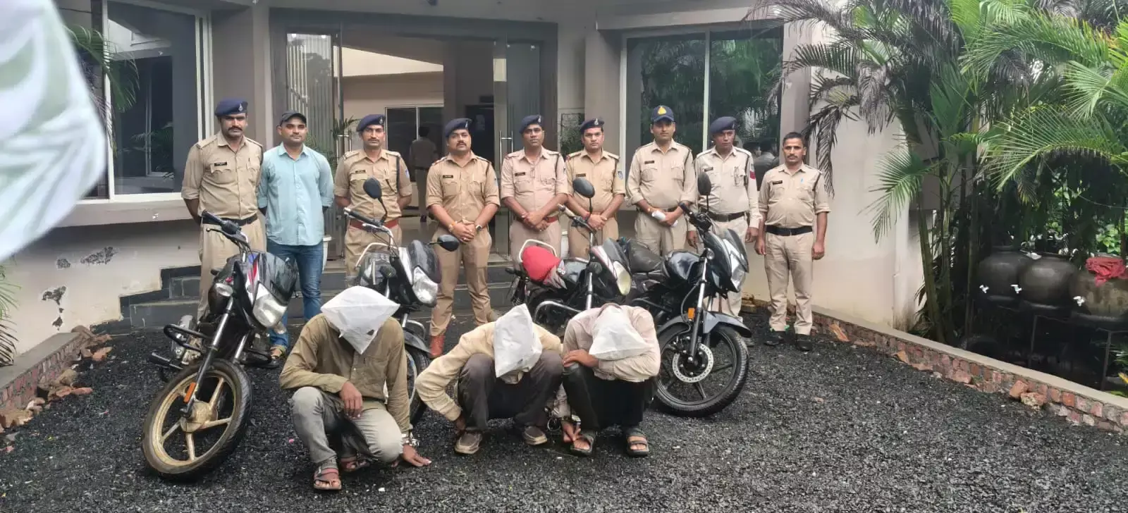 Rajgarh: सीसीटीवी ने खोला चोरी का राज, गिरोह पुलिस की गिरफ्त में
