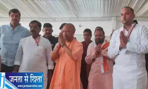 शिकारपुर पहुंचे मुख्यमंत्री योगी, दिवंगत विधायक अनिल शर्मा के परिवार से मिलकर जताया शोक