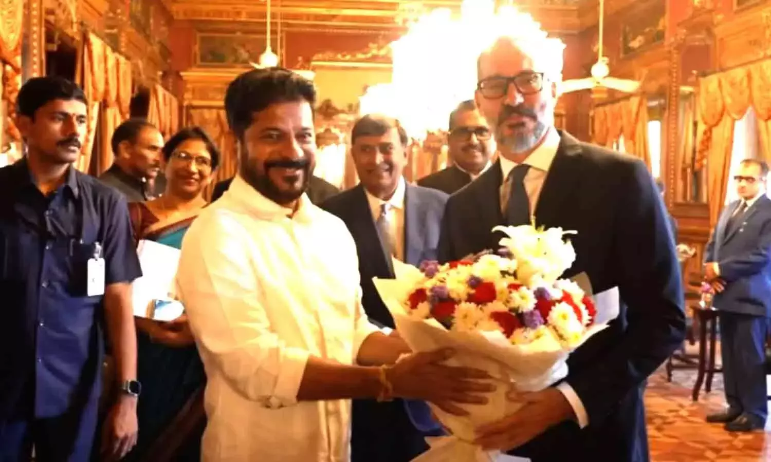 तेलंगाना के मुख्यमंत्री रेवंत रेड्डी ने हैदराबाद में प्रिंस रहीम आगा खान-वी से मुलाकात की