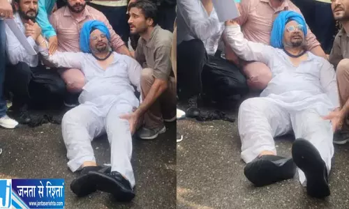 चंडीगढ़ में पंजाब कांग्रेस का प्रदर्शन उग्र, पुलिस ने चलाया वाटर कैनन; कई नेता घायल