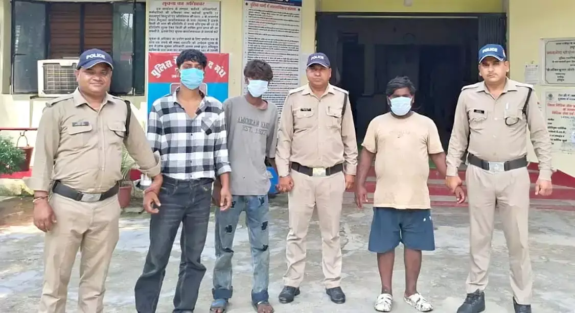 Haridwar: चोरी की योजना बना रहे तीन संदिग्ध औजारों सहित दबोचे Haridwar: चोरी की योजना बना रहे तीन संदिग्ध औजारों सहित दबोचे