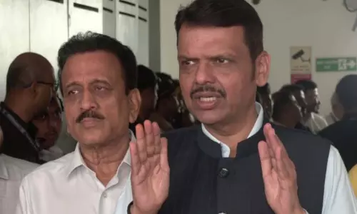मराठा आरक्षण आंदोलन पर फडणवीस बोले गणेशोत्सव में न हो कोई बाधा