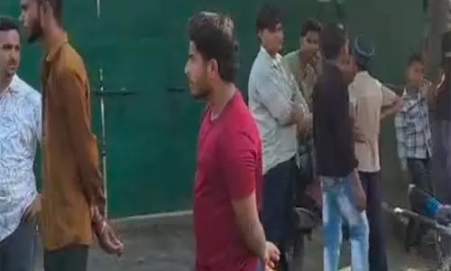 UP  में शिक्षक की हत्या से सनसनी