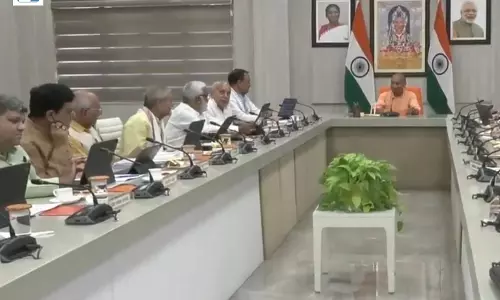 सीएम योगी की अध्यक्षता में मुख्यमंत्री आवास पर कैबिनेट बैठक