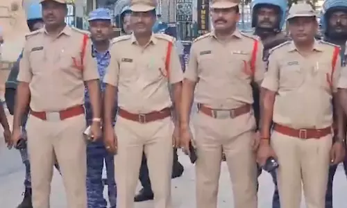 गणेश विसर्जन से पहले हैदराबाद में फ्लैग मार्च, संवेदनशील इलाकों में बढ़ी सुरक्षा
