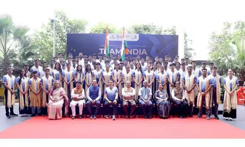 दुनिया में हुनर दिखाएंगे भारत के युवा WorldSkills के लिए टीम रवाना दुनिया में हुनर दिखाएंगे भारत के युवा WorldSkills के लिए टीम रवाना