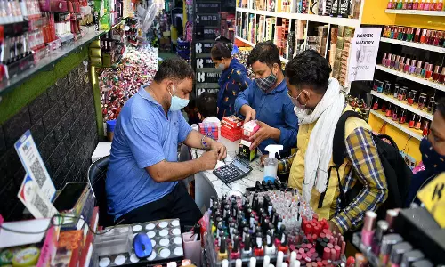 पाकिस्तानी Whitening Creams की अवैध बिक्री पर ड्रग रेगुलेटर का अलर्ट