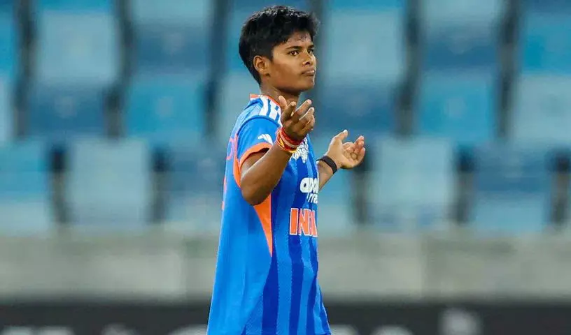 ICC आचार संहिता उल्लंघन पर क्रांति गौड़ पर 10% जुर्माना ICC आचार संहिता उल्लंघन पर क्रांति गौड़ पर 10% जुर्माना