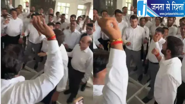 चैंबर निर्माण को लेकर वकीलों का हंगामा शिलापट तोड़ा सामग्री फेंकी चैंबर निर्माण को लेकर वकीलों का हंगामा शिलापट तोड़ा सामग्री फेंकी