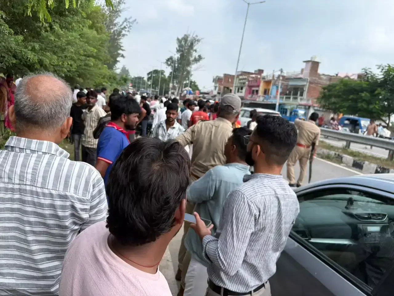 Bahraich: युवक का शव मिलने से इलाके में सनसनी, हत्या की आशंका Bahraich: युवक का शव मिलने से इलाके में सनसनी, हत्या की आशंका