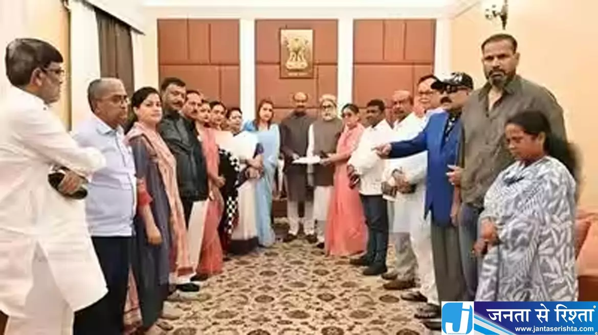 ममता के बागियों पर BJP ने खींची लकीर ममता के बागियों पर BJP ने खींची लकीर