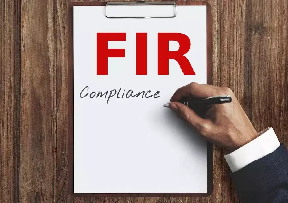 जमीन बेचने के नाम पर बुजुर्ग से 18 लाख की ठगी, तीन पर FIR दर्ज जमीन बेचने के नाम पर बुजुर्ग से 18 लाख की ठगी, तीन पर FIR दर्ज