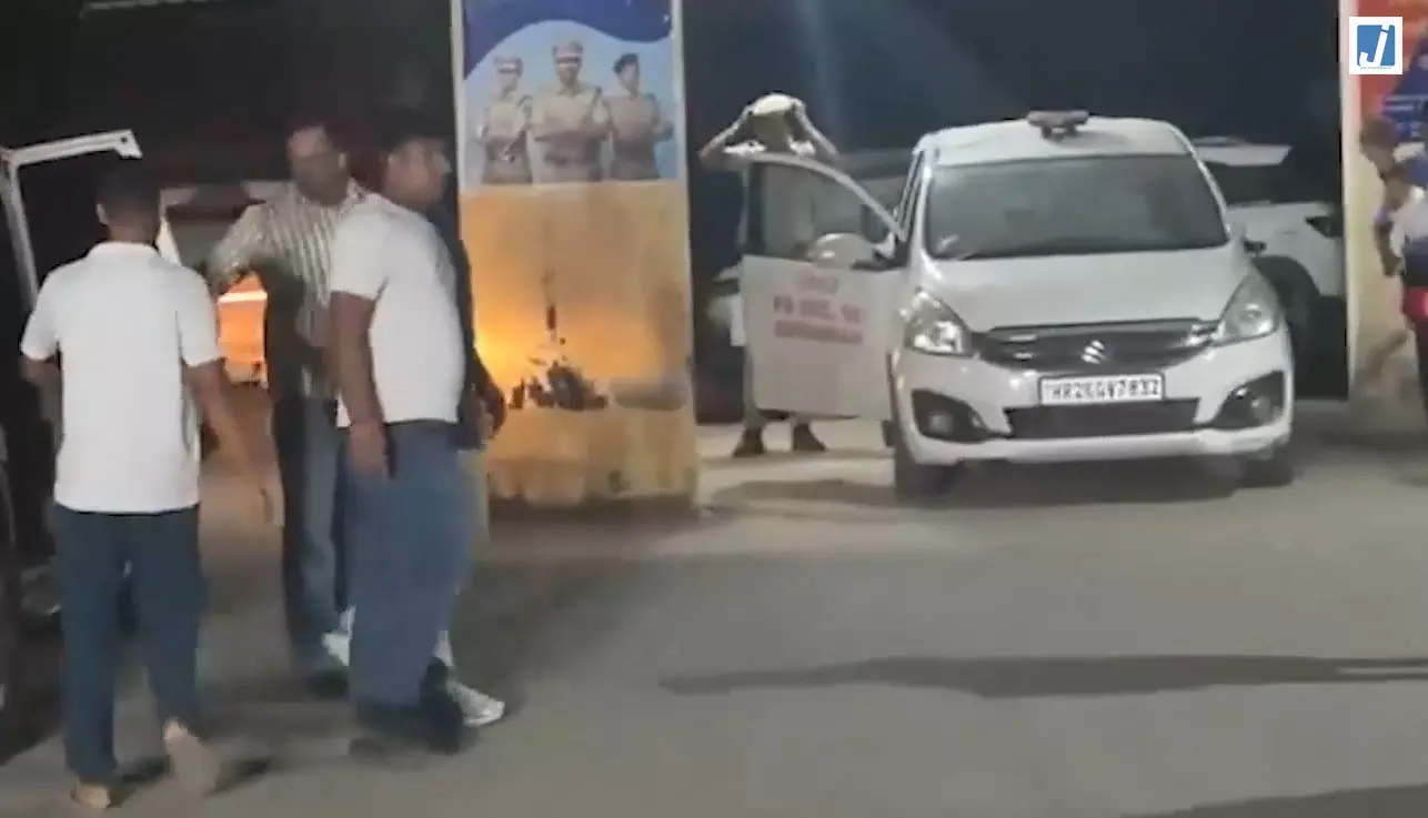 गुरुग्राम हिट एंड रन में कल्याण बैंसला को थाने लाया गया कल अदालत में पेशी गुरुग्राम हिट एंड रन में कल्याण बैंसला को थाने लाया गया कल अदालत में पेशी