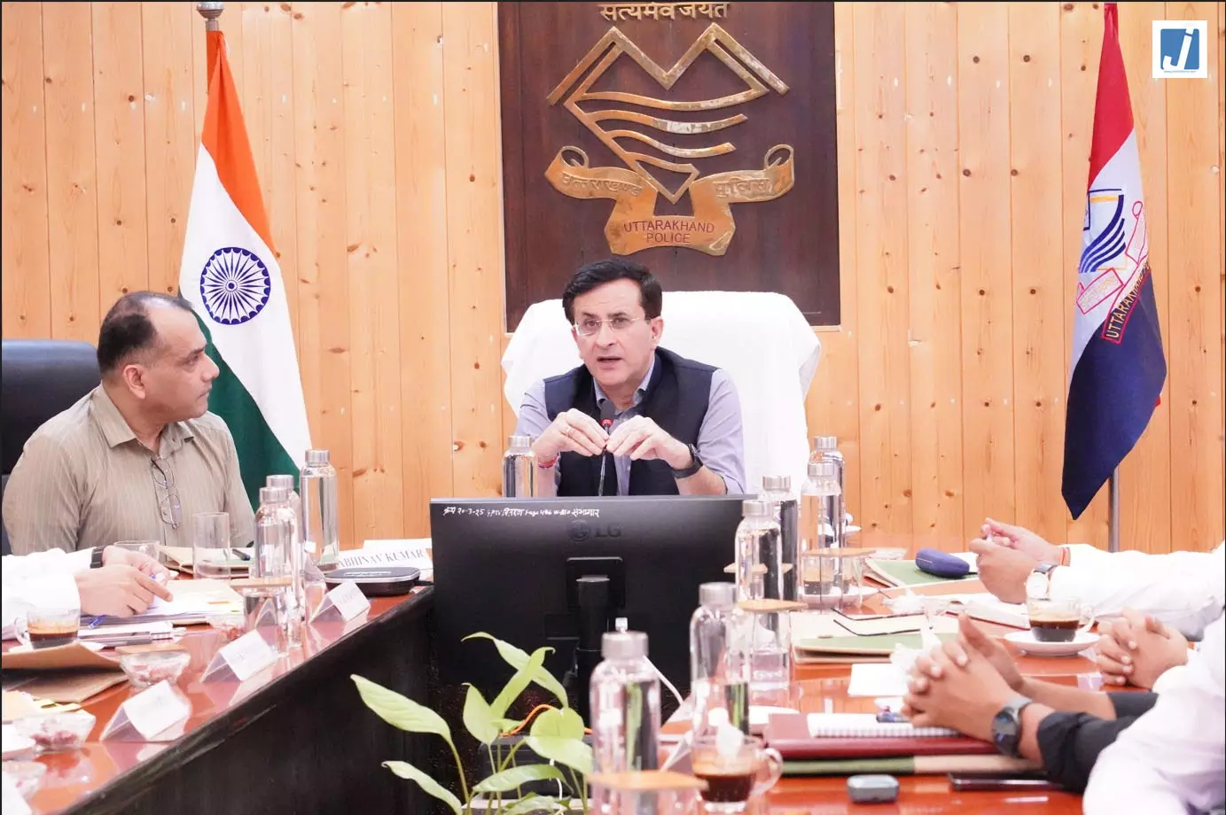 सुरक्षा को लेकर हाई अलर्ट सोशल मीडिया से चीन-नेपाल सीमा तक कड़ी निगरानी के निर्देश सुरक्षा को लेकर हाई अलर्ट सोशल मीडिया से चीन-नेपाल सीमा तक कड़ी निगरानी के निर्देश