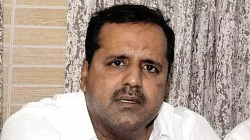 Karnataka: खादर ने नकली दवा बेचने वालों के खिलाफ़ सख़्त आपराधिक कार्रवाई की मांग की