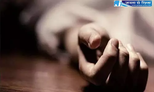 कमरे पर ताला अंदर मिली लाश, पुलिस जांच में जुटी कमरे पर ताला अंदर मिली लाश, पुलिस जांच में जुटी
