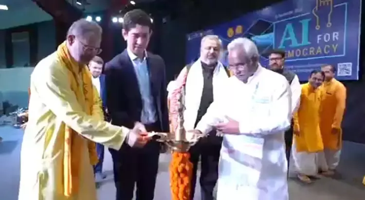 Haridwar: देसंविवि में जुटे देश-विदेश के विशेषज्ञ, एआई और लोकतंत्र पर विमर्श