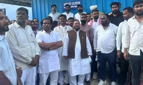 बेटे की हत्या के बाद मां की भी मौत, अयोध्या में आक्रोश; शव रखकर जाम लगाया