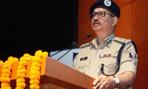 बिहार के तीन बड़े अधिकारी एक साथ छुट्टी पर, प्रशासनिक गलियारों में तेज हुई चर्चा बिहार के तीन बड़े अधिकारी एक साथ छुट्टी पर, प्रशासनिक गलियारों में तेज हुई चर्चा