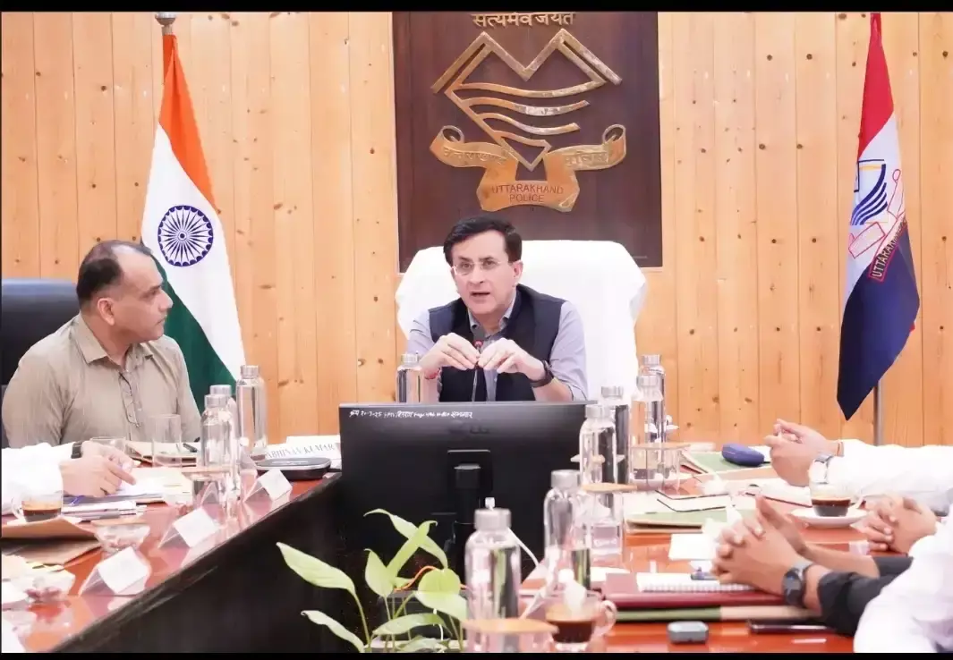 Dehradun: चुनाव को लेकर पुलिस ने बढ़ाई सतर्कता, सोशल मीडिया पर निगरानी Dehradun: चुनाव को लेकर पुलिस ने बढ़ाई सतर्कता, सोशल मीडिया पर निगरानी