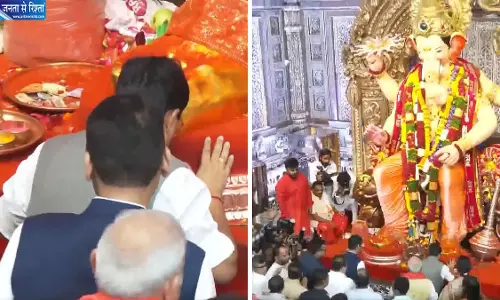 BJP अध्यक्ष नितिन नवीन मुंबई पहुंचे लालबागचा राजा के दर्शन किए BJP अध्यक्ष नितिन नवीन मुंबई पहुंचे लालबागचा राजा के दर्शन किए