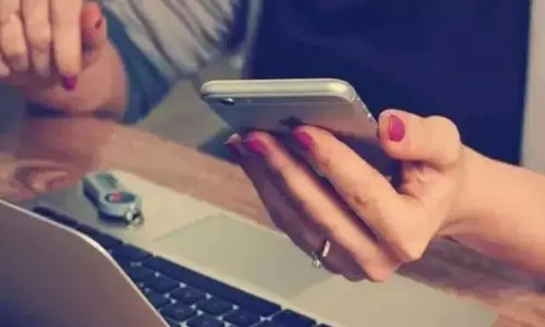 बैंककर्मी से अश्लील चैट, सपा नेता पर केस